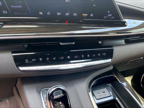 Used 2024 Cadillac Escalade Sport w/ LPO, ONYX Package AWD/4WD image 34