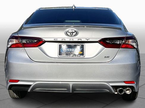 Used 2024 Toyota Camry SE image 4