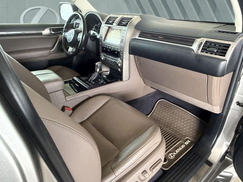 Certified 2020 Lexus GX 460 Luxury w/ Accessory Package AWD/4WD image 26