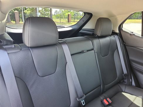 Certified 2023 Buick Encore GX Essence w/ Experience Buick Package image 8