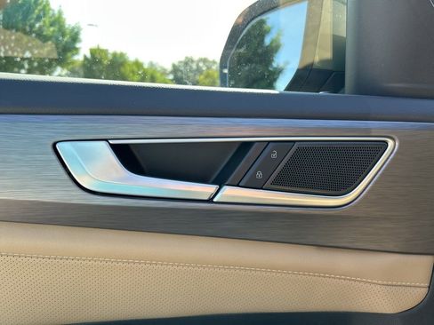 New 2026 Volkswagen Atlas Cross Sport SE image 18