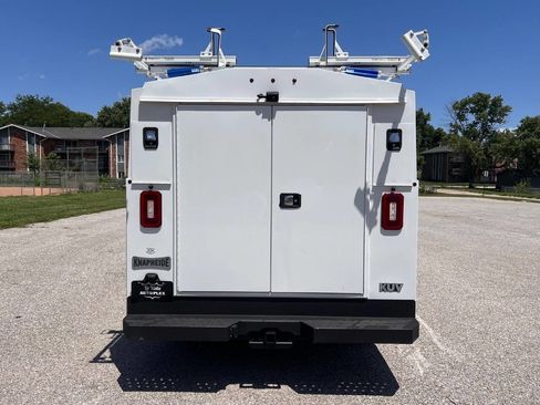 Used 2020 Ford Transit 250 XL image 8