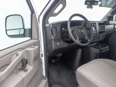 Used 2025 Chevrolet Express 3500 LS RWD image 19