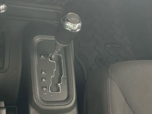 Used 2018 Jeep Wrangler Unlimited Sport S image 20