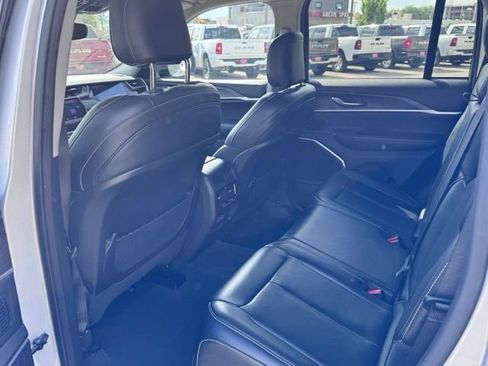 Used 2023 Jeep Grand Cherokee 4WD 4xe image 21