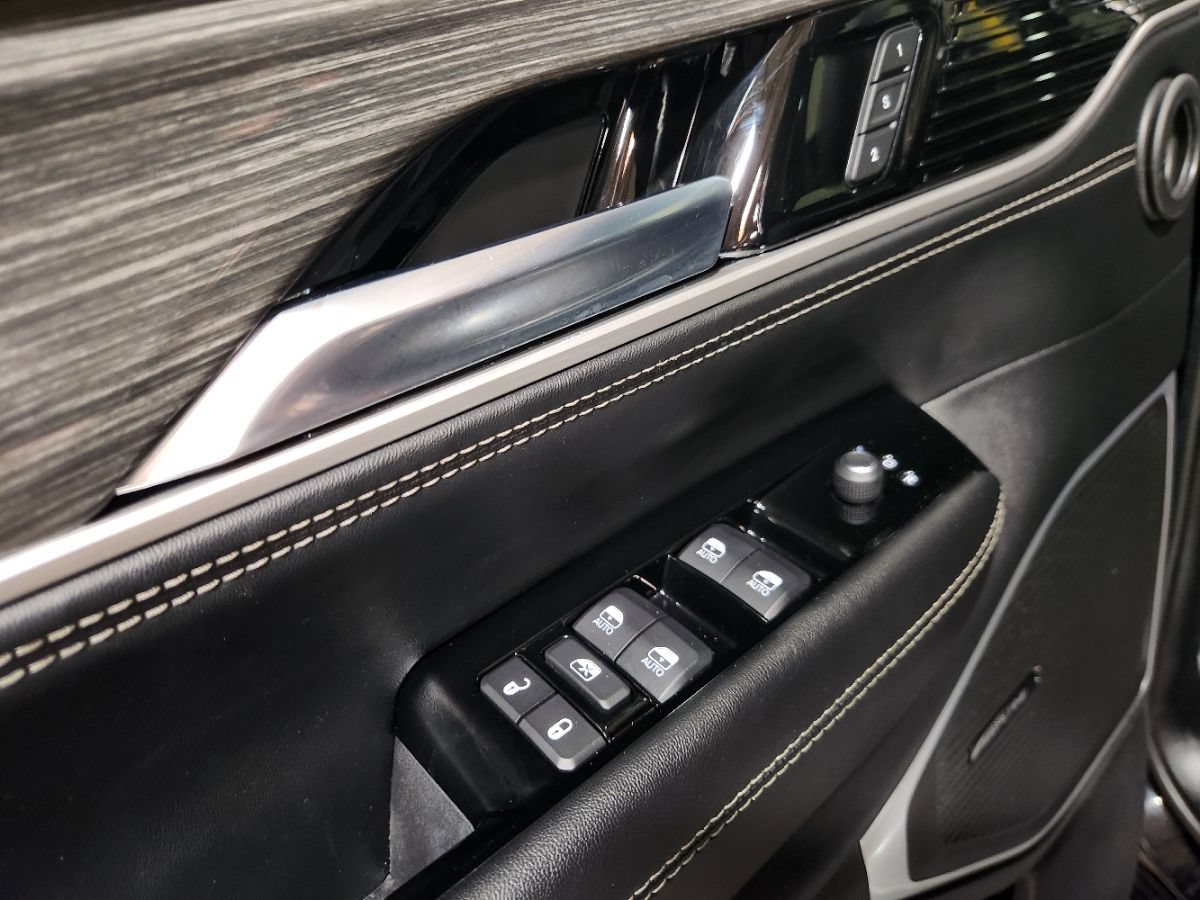 Used 2022 Jeep Wagoneer Series III w/ Flexible Seating Group AWD/4WD image 40
