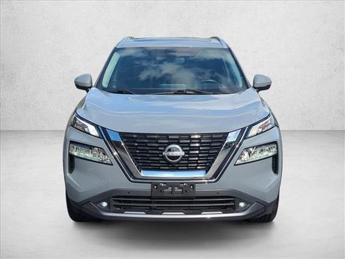 Used 2022 Nissan Rogue SL w/ SL Premium Package image 2