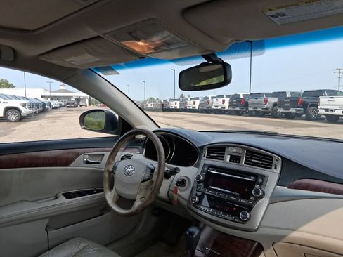 Used 2012 Toyota Avalon FWD image 14