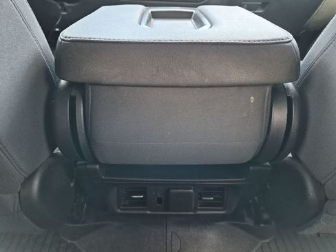 Used 2024 Chevrolet Silverado 2500 LT AWD/4WD image 21