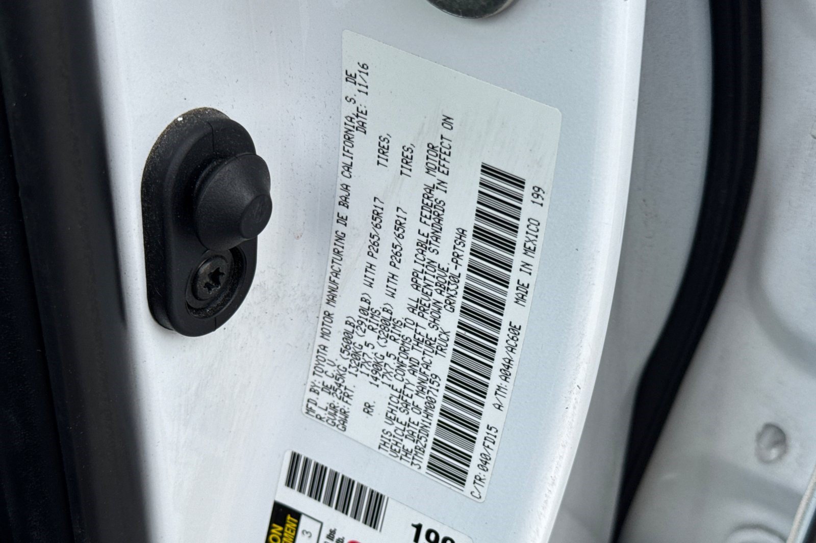 Used 2017 Toyota Tacoma SR5 RWD image 29