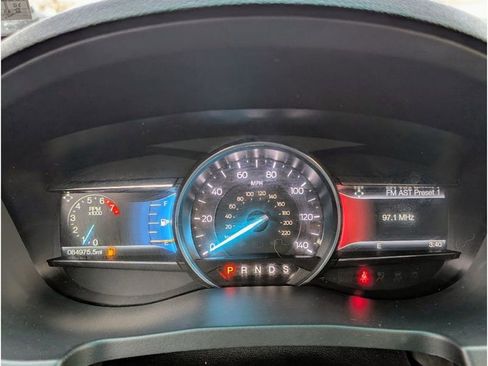 Used 2017 Ford Explorer XLT w/ Equipment Group 202A image 19