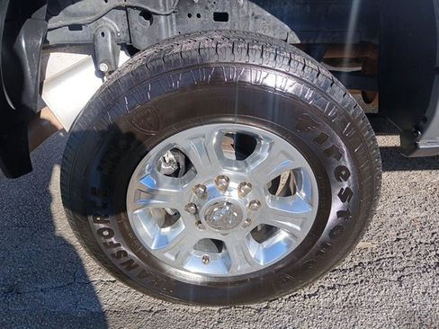 Used 2024 RAM 2500 Big Horn w/ Sport Appearance Package image 17