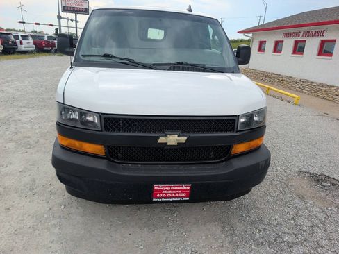 Used 2018 Chevrolet Express 2500 RWD image 8