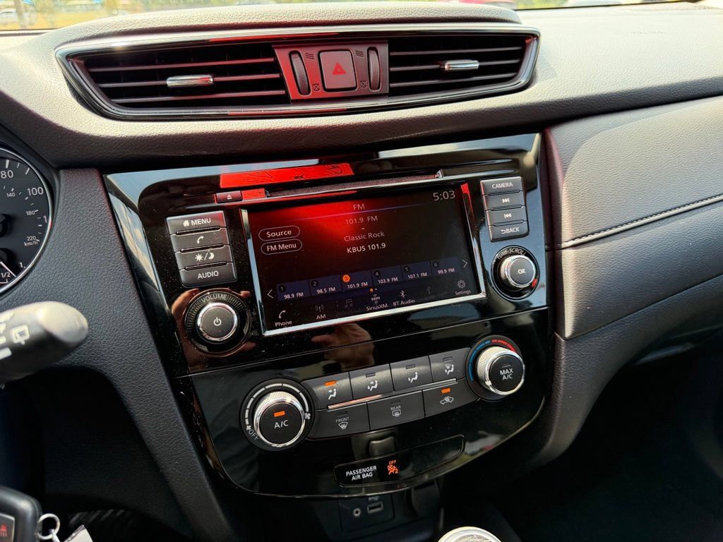 Used 2019 Nissan Rogue S w/ Special Edition Package FWD image 26