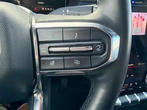 Used 2024 GMC Acadia Elevation image 31