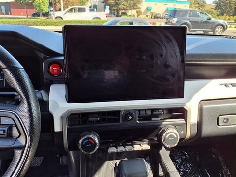 Used 2024 Toyota Tacoma TRD Off-Road image 18