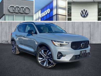 Certified 2023 Volvo XC40 B5 Plus w/ Protection Package Premier