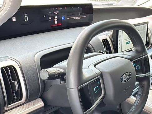 Certified 2025 Ford Expedition Active RWD image 21