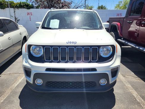 Used 2019 Jeep Renegade Latitude w/ Cold Weather Group AWD/4WD image 12