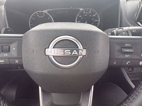 Used 2025 Nissan Rogue SV AWD/4WD image 28