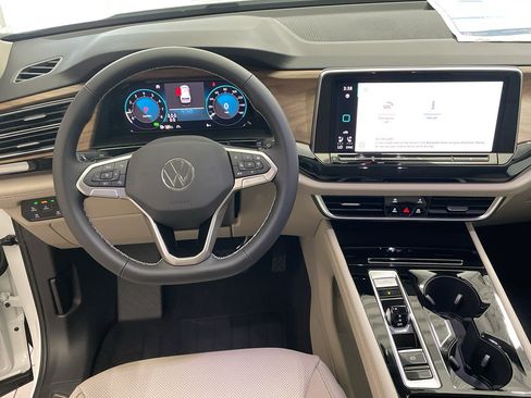 New 2026 Volkswagen Atlas SE FWD image 14