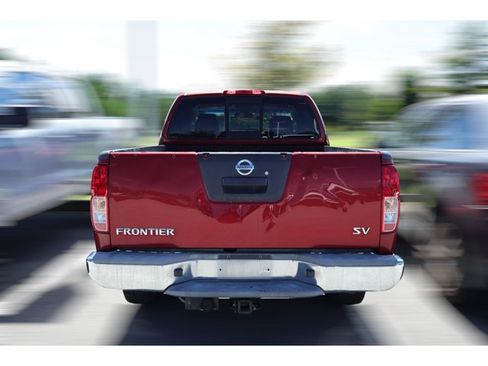 Used 2014 Nissan Frontier SV RWD image 2