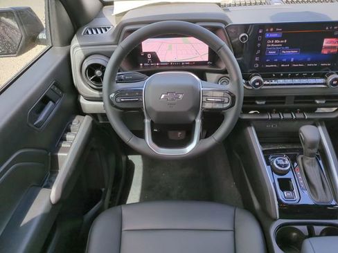 Used 2025 Chevrolet Colorado Trail Boss AWD/4WD image 16