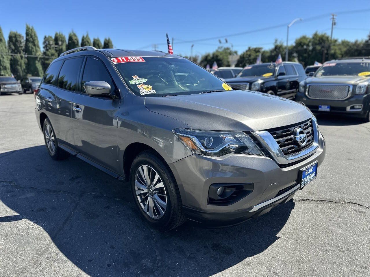 Used 2018 Nissan Pathfinder SL FWD image 1