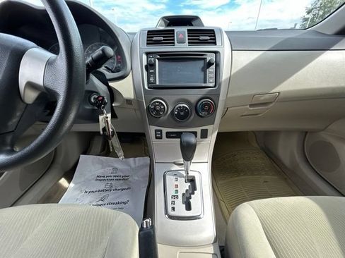 Used 2013 Toyota Corolla LE FWD image 32