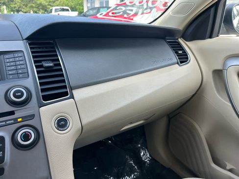 Used 2017 Ford Taurus SE FWD image 21