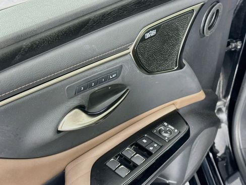 Used 2022 Lexus ES 300h w/ Accessory Package FWD image 18