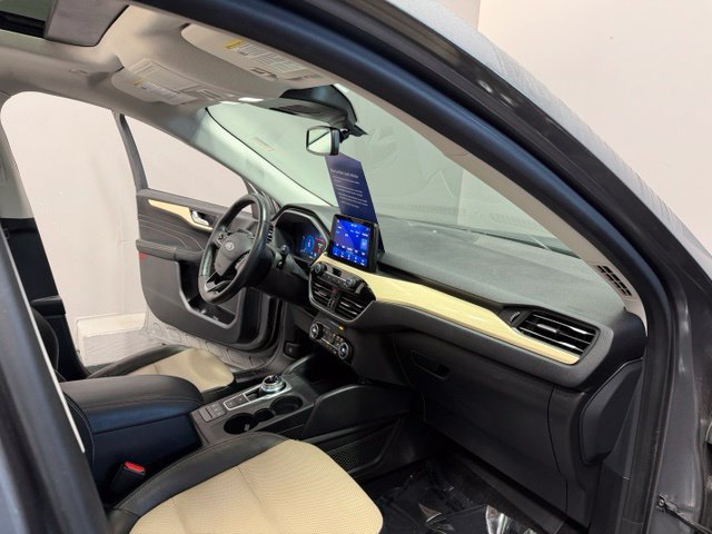 Used 2021 Ford Escape Titanium w/ Titanium Elite Package AWD/4WD image 25