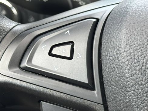 Used 2022 Ford Edge SE w/ Black Appearance Package AWD/4WD image 25