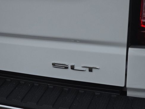 Used 2024 GMC Sierra 1500 SLT image 49