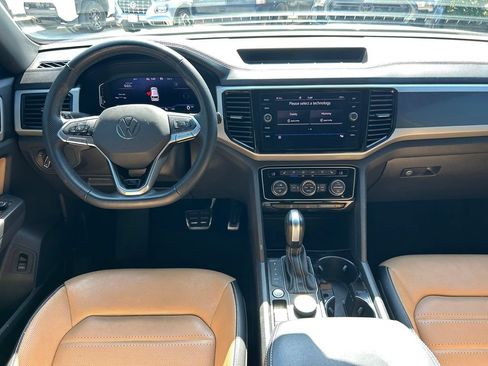 Used 2022 Volkswagen Atlas Cross Sport SEL Premium R-Line AWD/4WD image 18