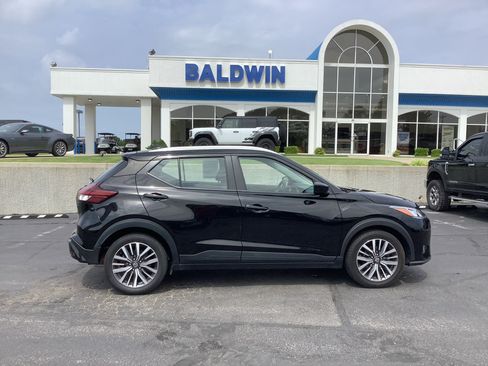 Used 2021 Nissan Kicks SV FWD image 8