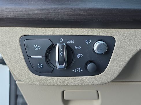 Used 2024 Audi Q5 2.0T Prestige w/ Prestige Package image 26