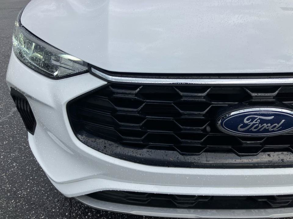 Used 2023 Ford Escape ST-Line w/ Tech Pack #1 FWD image 28