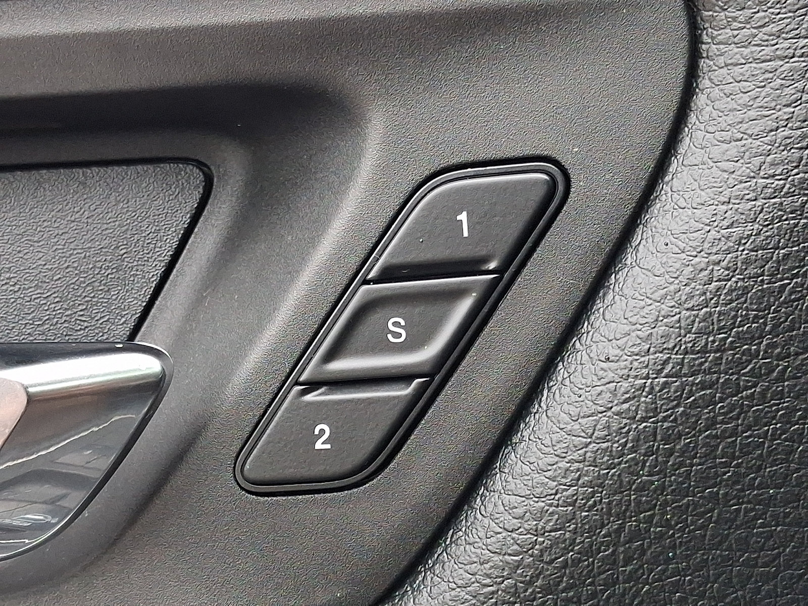 Used 2019 RAM 1500 Laramie AWD/4WD image 25