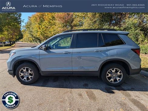 Used 2023 Honda Passport TrailSport image 2