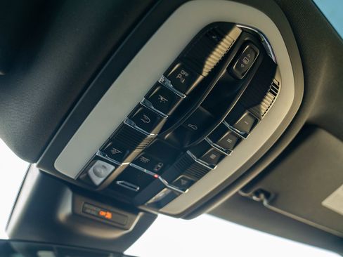 New 2026 Porsche Macan image 22