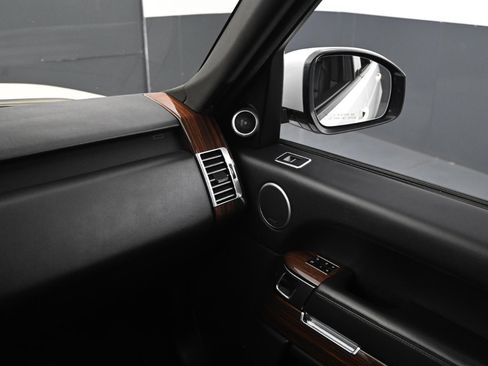 Used 2016 Land Rover Range Rover HSE image 19