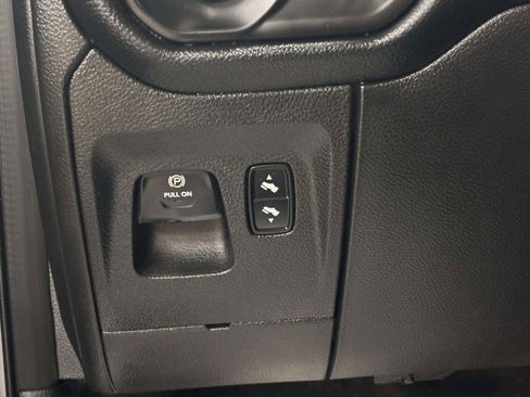 Used 2019 RAM 1500 Laramie image 44