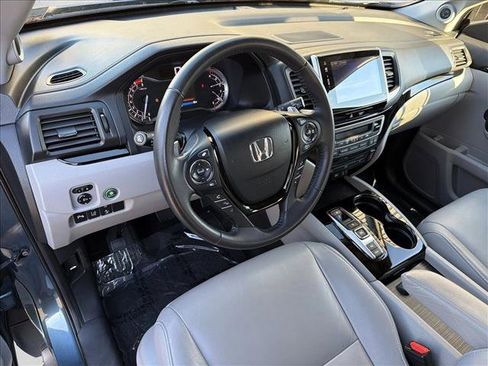 Used 2018 Honda Pilot Touring image 13