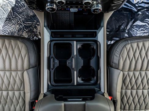 Used 2026 Ford F450 Platinum w/ Platinum Plus Package image 25