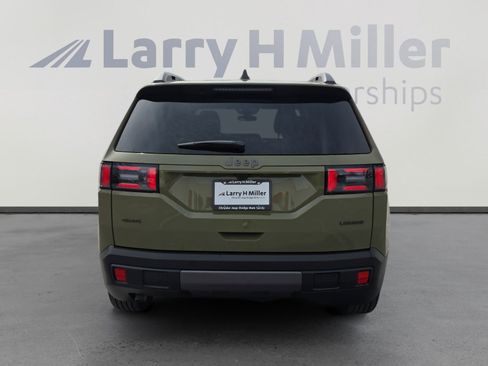 New 2026 Jeep Cherokee Laredo image 4