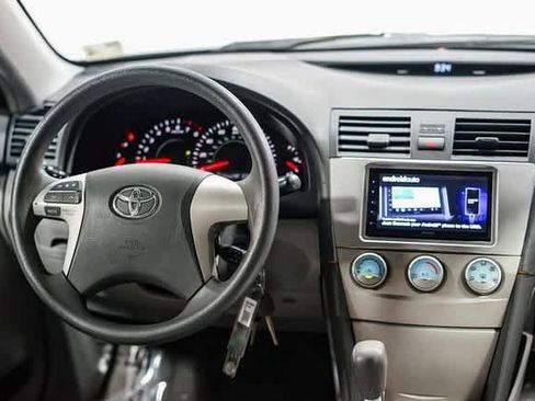 Used 2009 Toyota Camry LE image 11