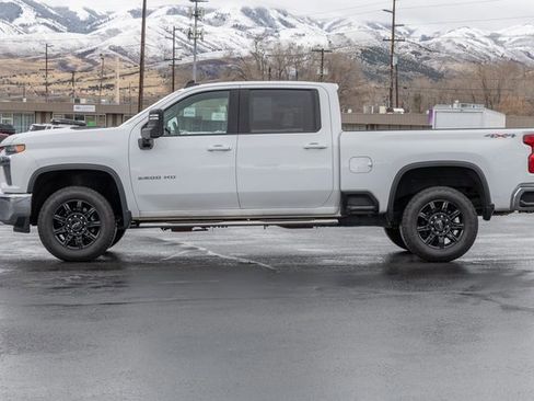Used 2021 Chevrolet Silverado 2500 LT image 3