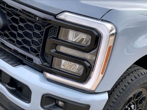 New 2026 Ford F250 Lariat w/ Black Appearance Package AWD/4WD image 13