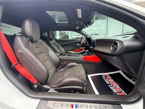 Used 2022 Chevrolet Camaro ZL1 RWD image 37